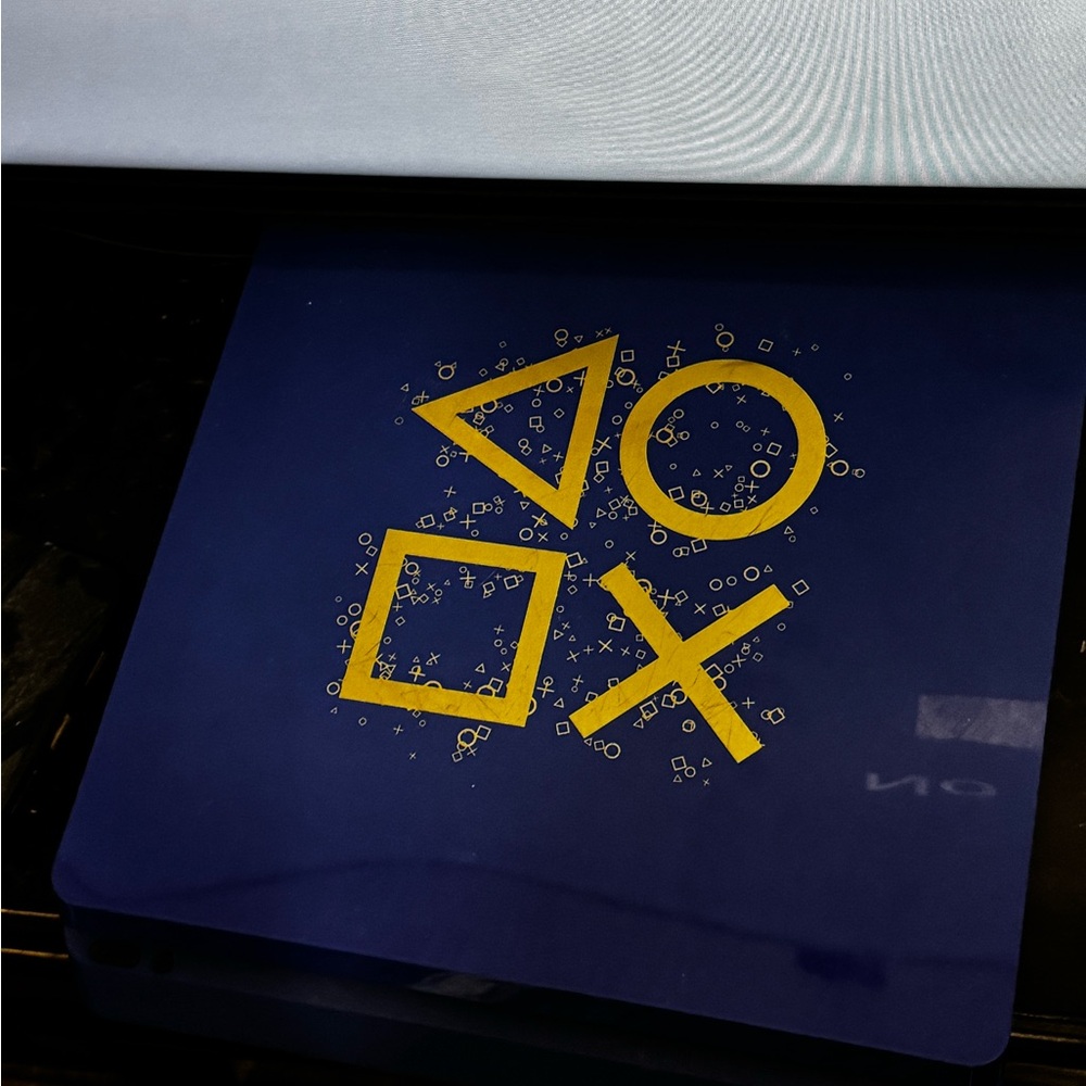 Sony PS4 Days of play limited edition